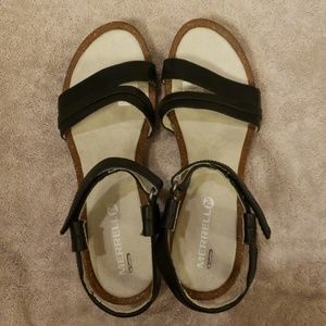 Brand New Women's Merrell size 8 Sandals